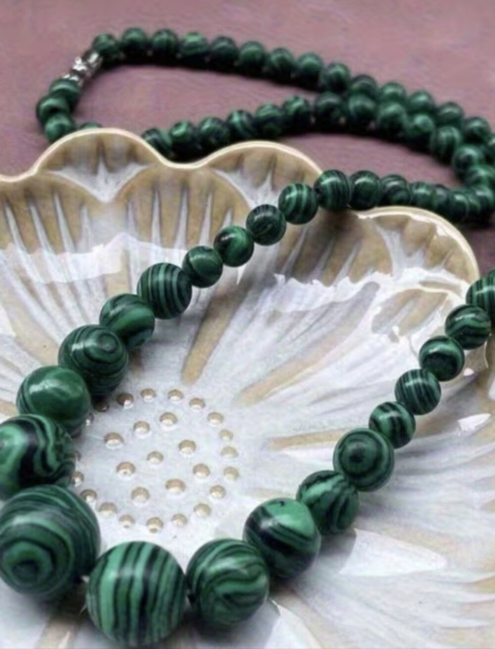 Vintage Necklace Natural Green Malachite Graduated Beaded Healing Necklace - Picture 3 of 13